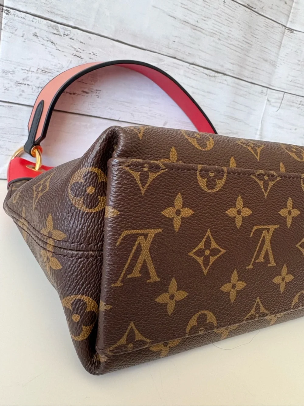 Louis Vuitton Tuileries Besace Bag - Picture 5 of 10